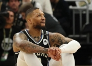 开云体育-火箭逆转76人，利拉德点燃赛场