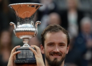 开云体育官方网站-包含英国网球队完胜法国网球队，梅德韦杰夫送出助攻的词条