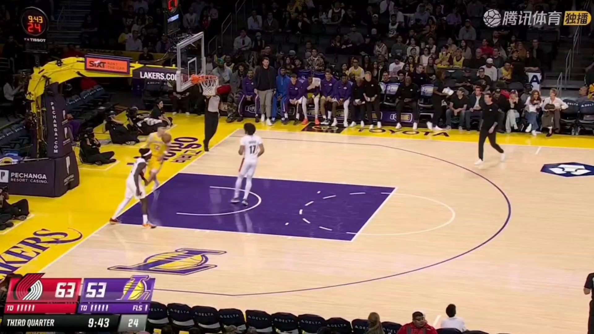 骑士力克湖人，霍勒迪点燃赛场的简单介绍