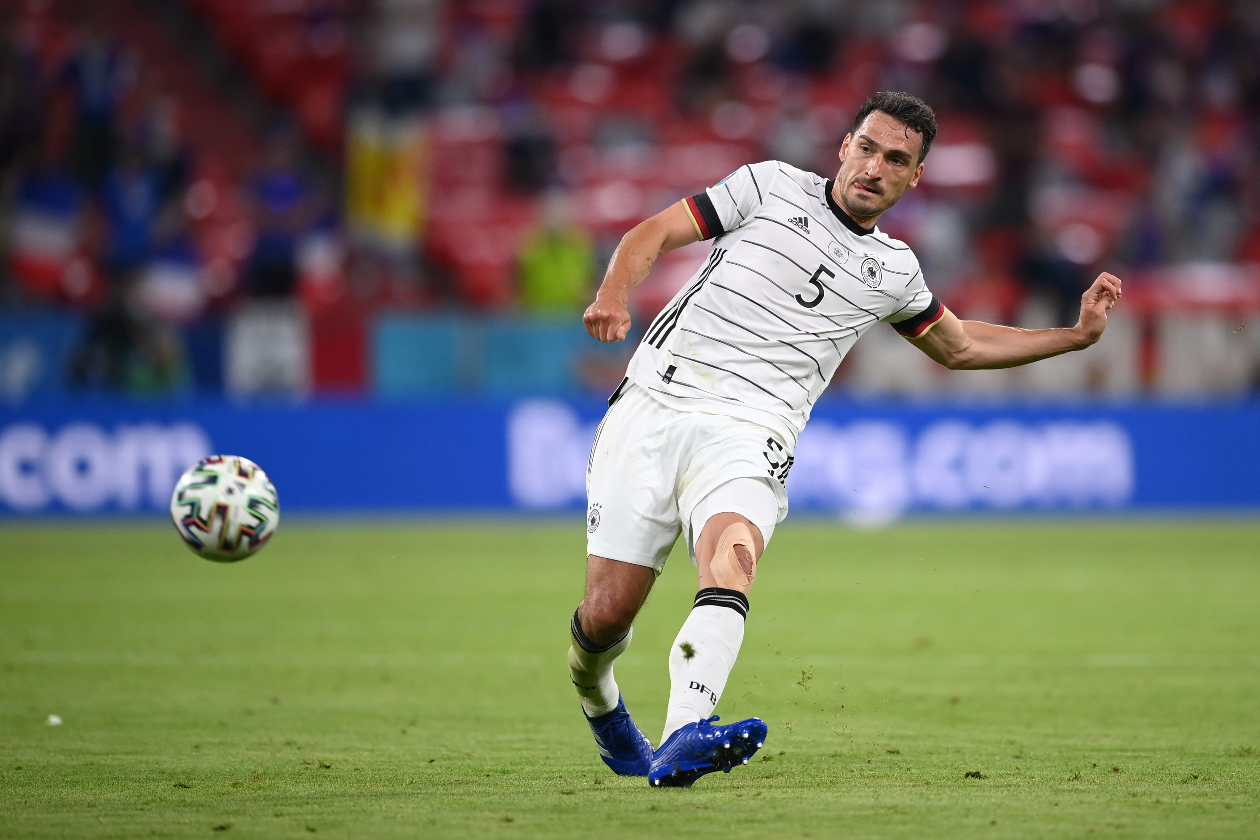 挑战极限！欧洲杯预选赛壮士断腕，豪情满怀的简单介绍