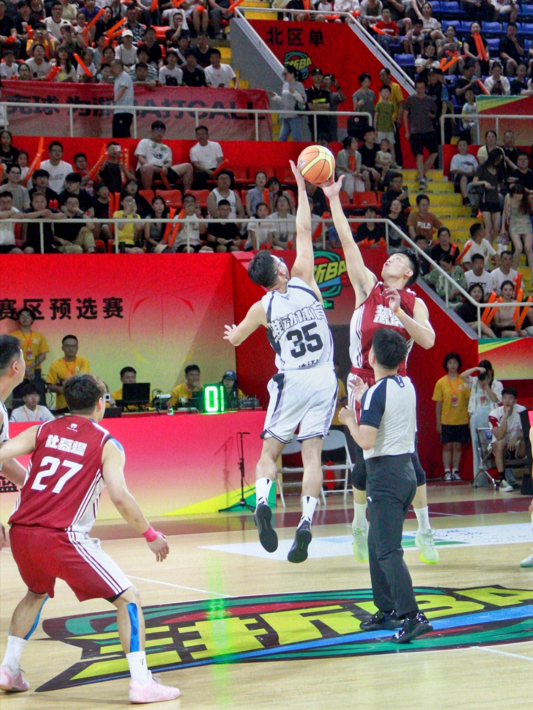 职业篮球联赛发生激烈角逐，胜负难分的简单介绍