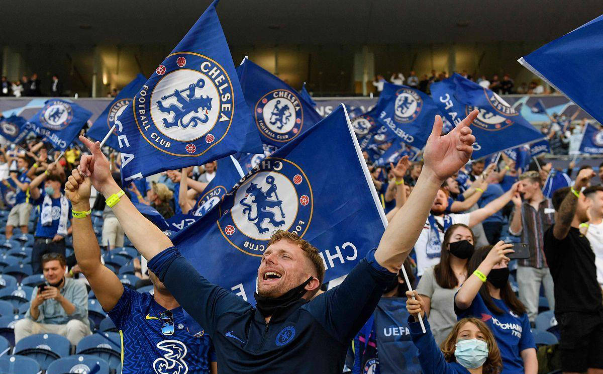 切尔西主场失利，争冠形势动摇