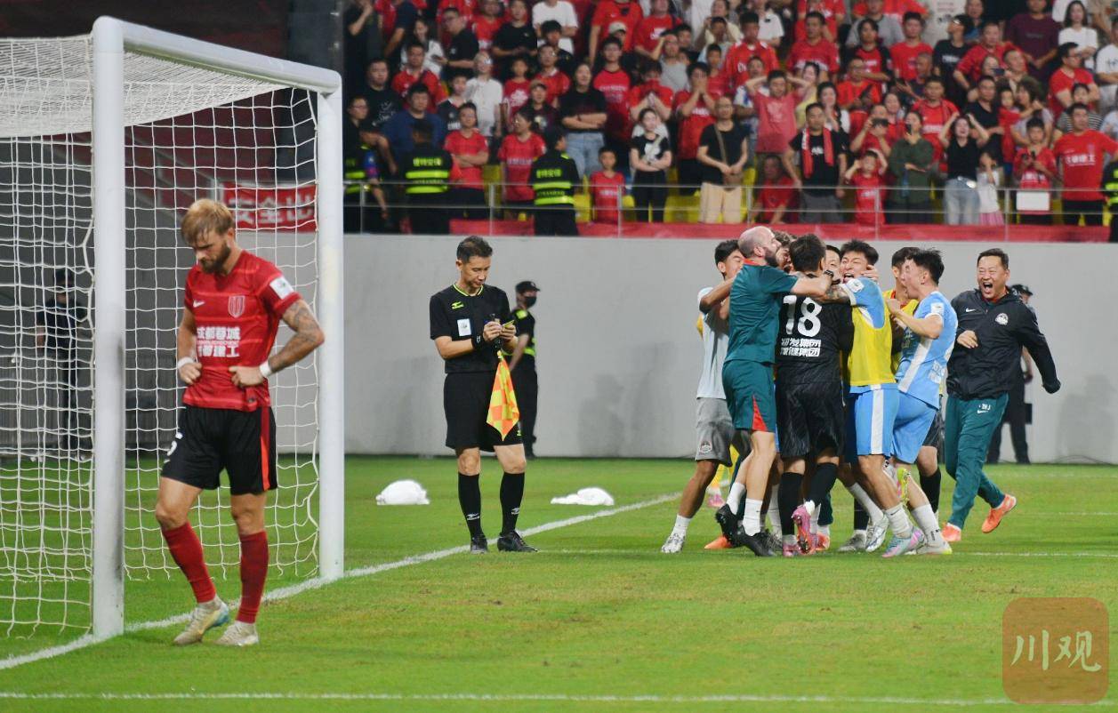 关于河南建业在客场血拼，力克对手升至中游的信息