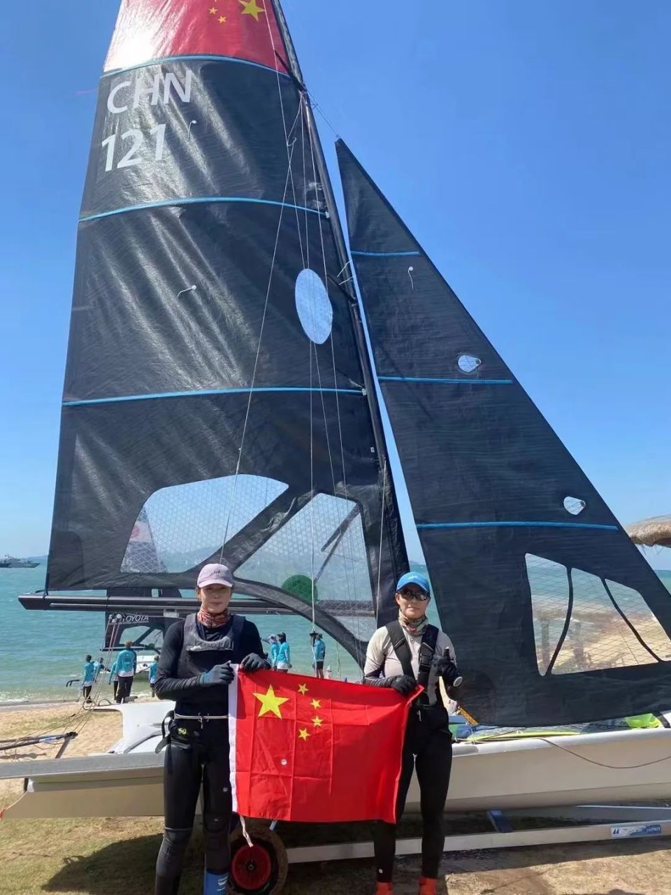 立陶宛运动员在帆船比赛中勇夺金牌 立陶宛运动员在帆船比赛中勇夺金牌