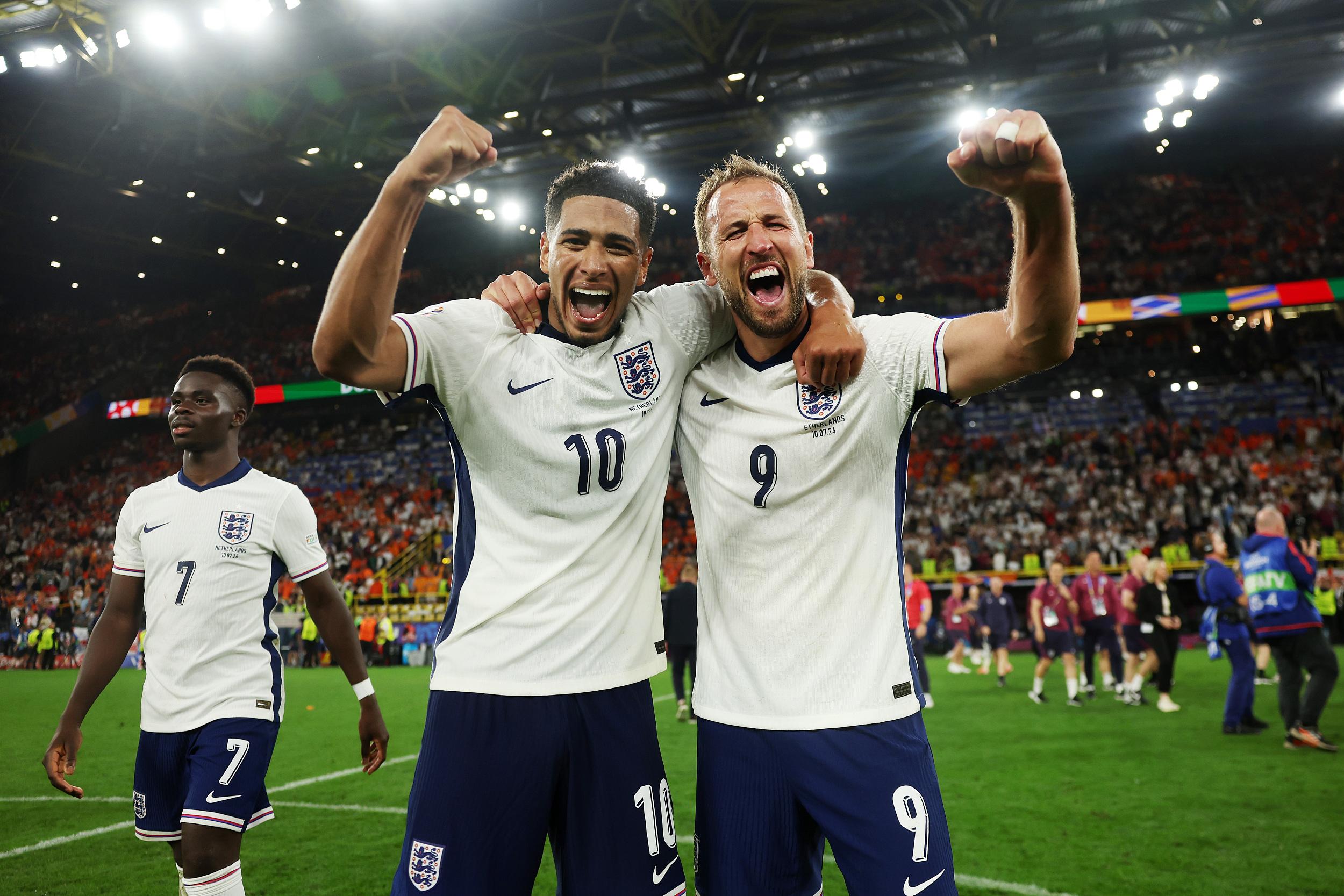 包含阿尔巴尼亚对瑞典，阿尔巴尼亚训练备战技术增强的词条