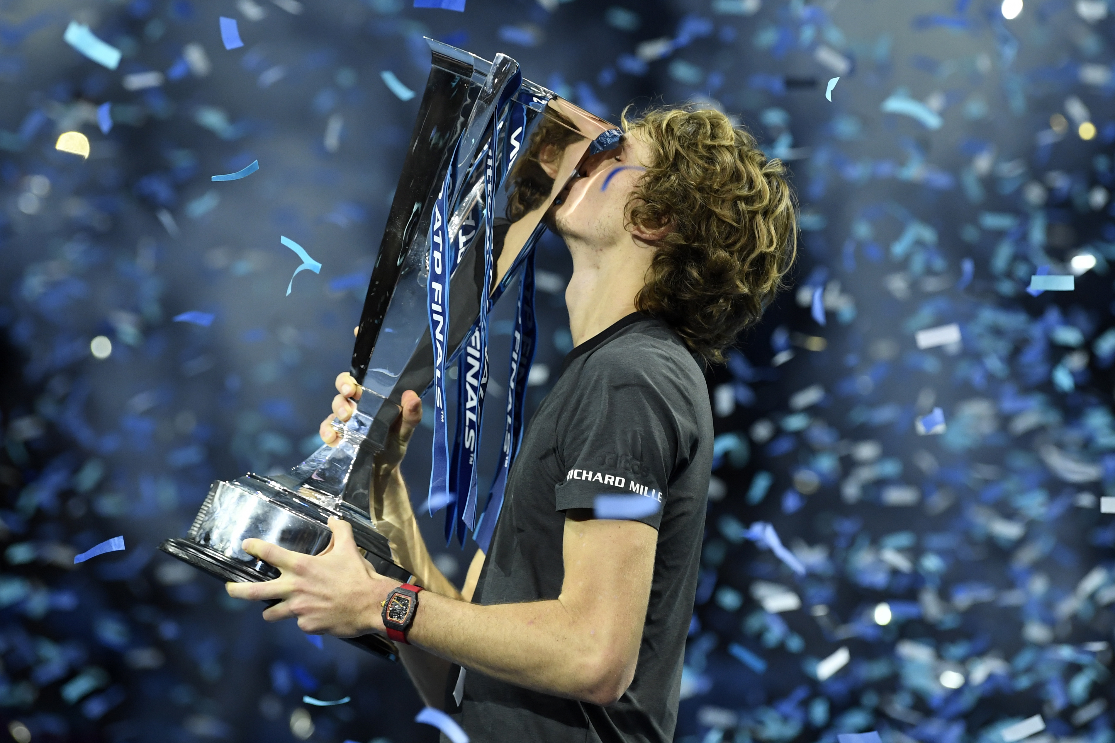 年终总决赛轻取ATP总决赛,兹维列夫统治全场 年终总决赛轻取ATP总决赛,兹维列夫统治全场