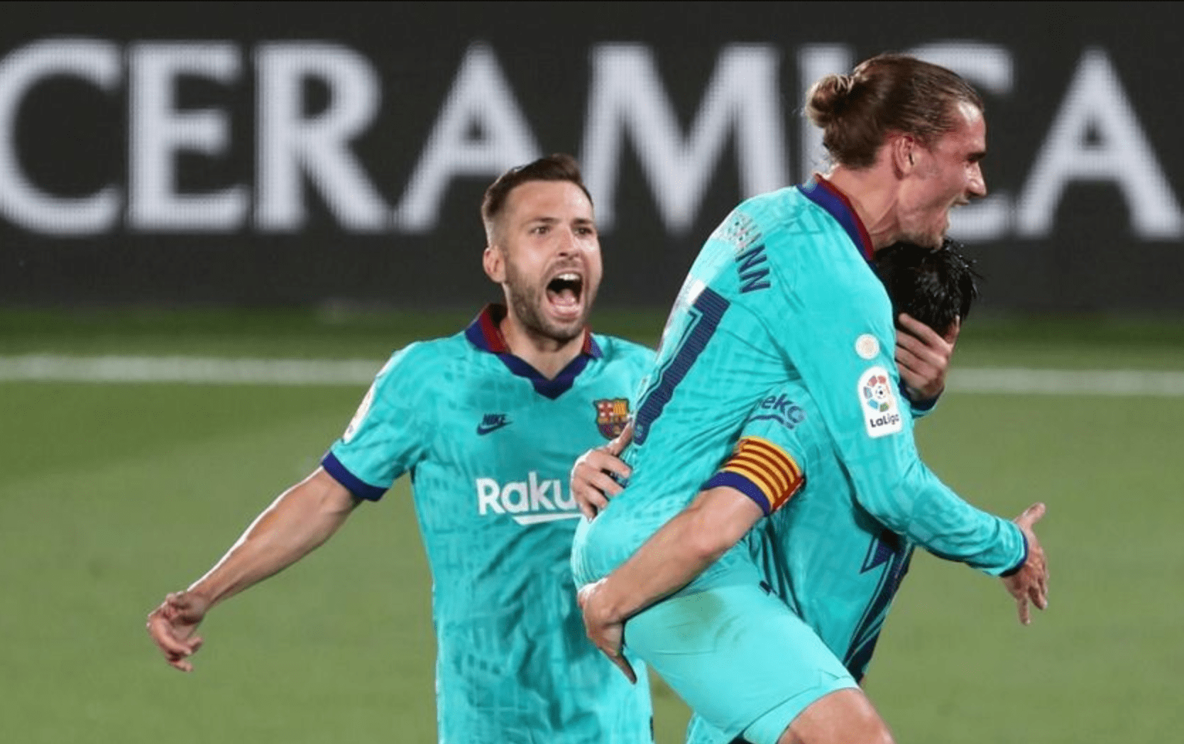 比利亚雷亚尔与巴塞罗那将上演激烈对决的简单介绍