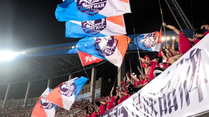 关于纪念比赛首度开幕：球迷共同见证历史时刻的信息