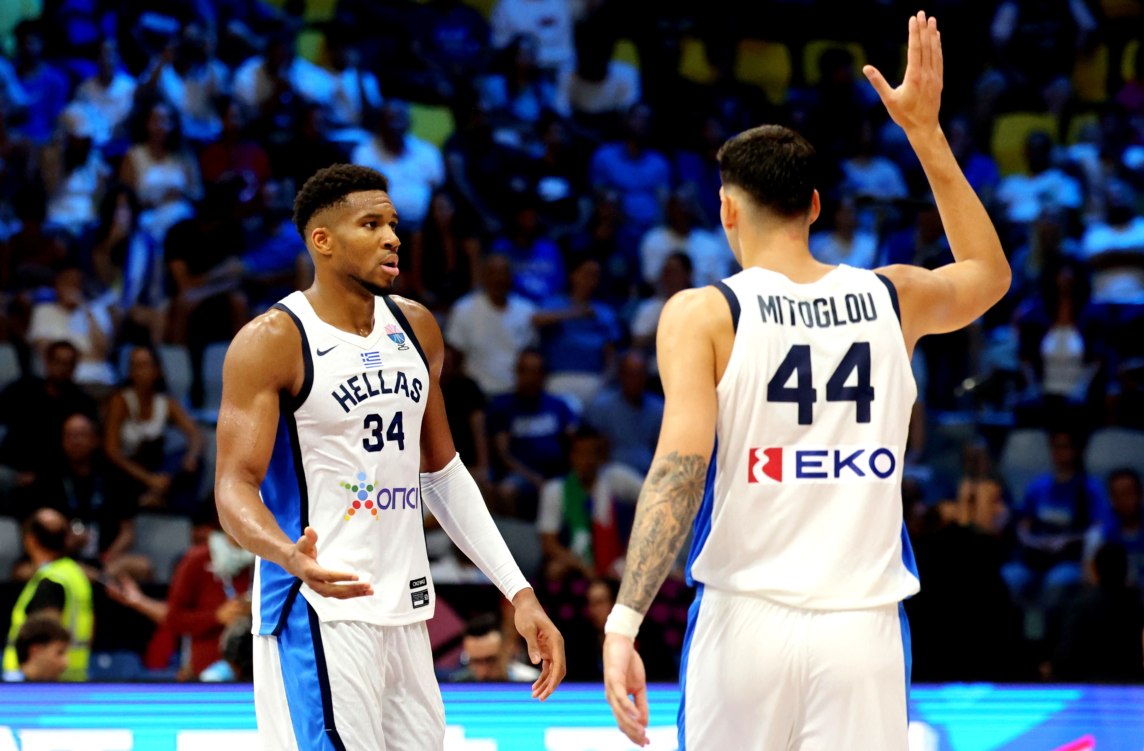 德国新秀演绎帽子戏法助球队豪取大胜